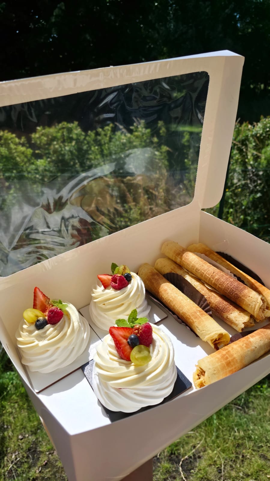 Pavlova & Wafer Roll Box