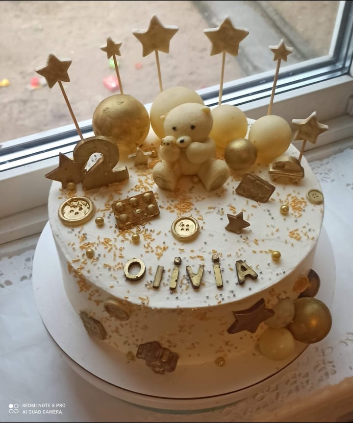 Golden Teddy & Stars Cake