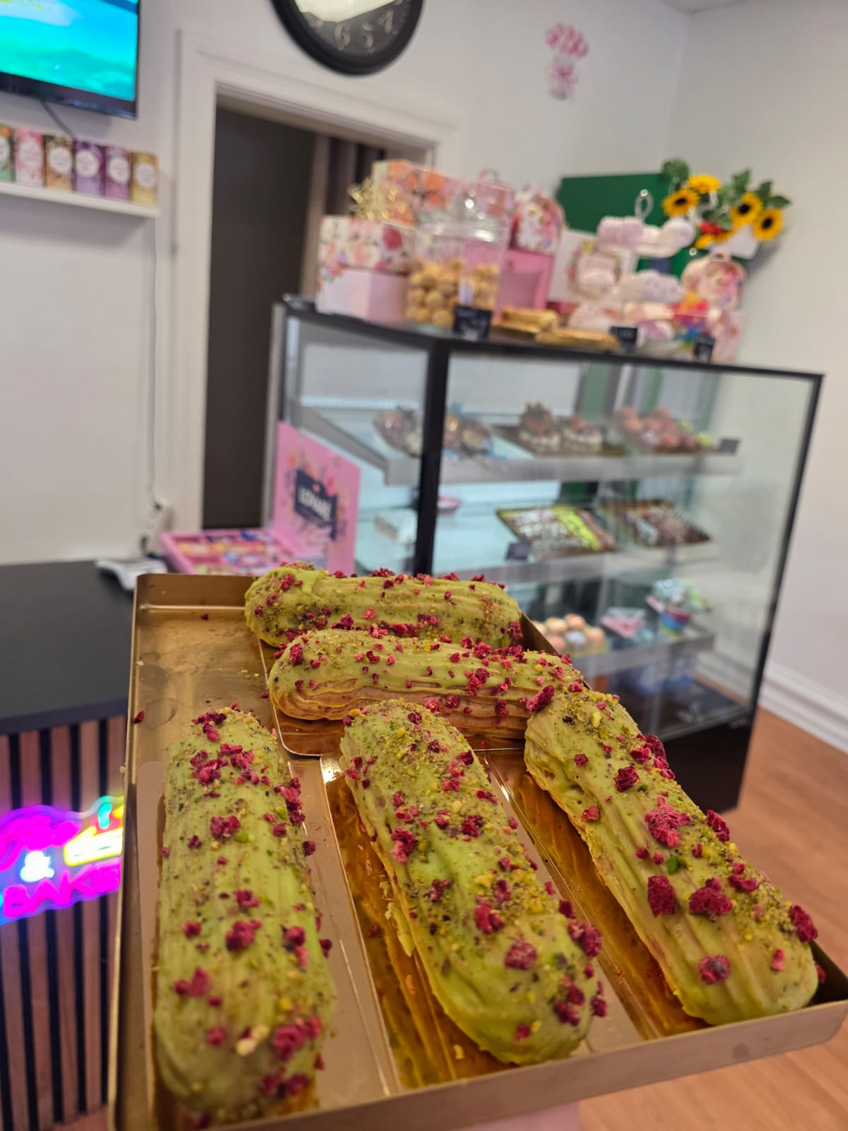 Pistachio Éclairs Tray