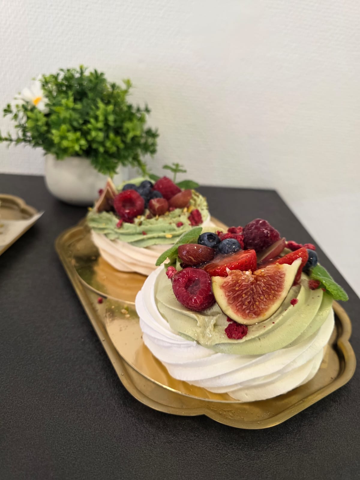 Pistachio Pavlova Duo