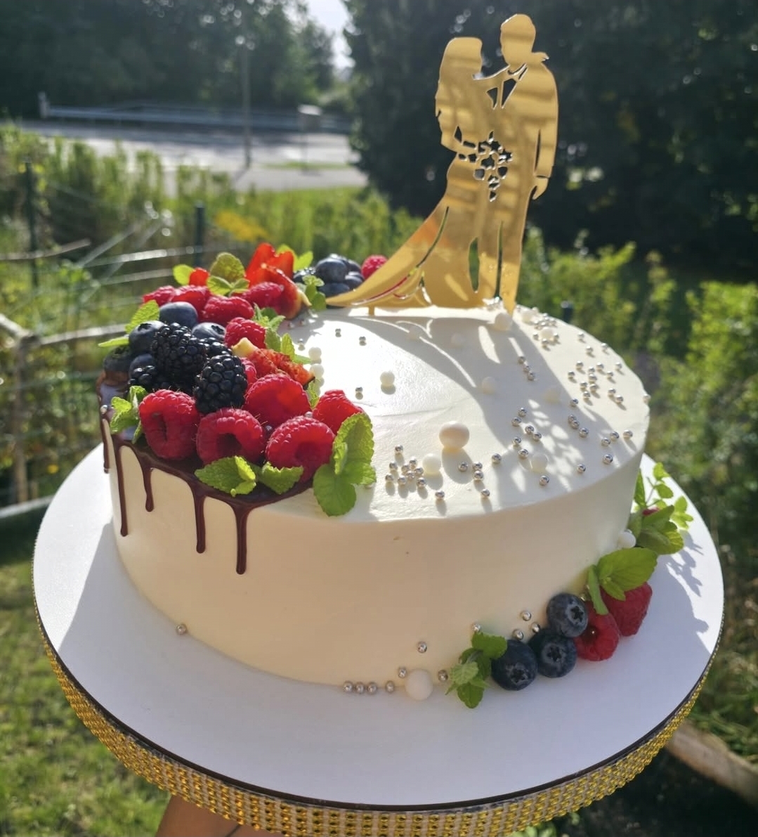 Wedding Berry Cake