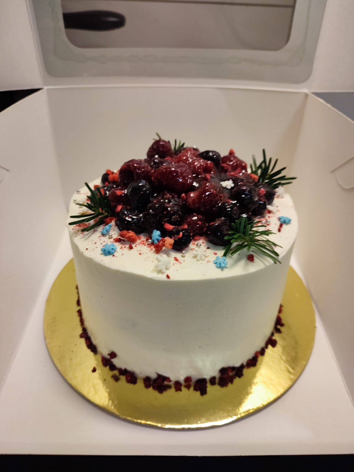 Winter Berry Cake