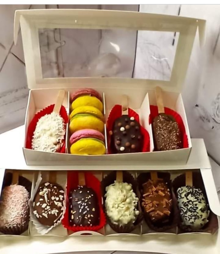 Cakesicle & Macaron Gift Box